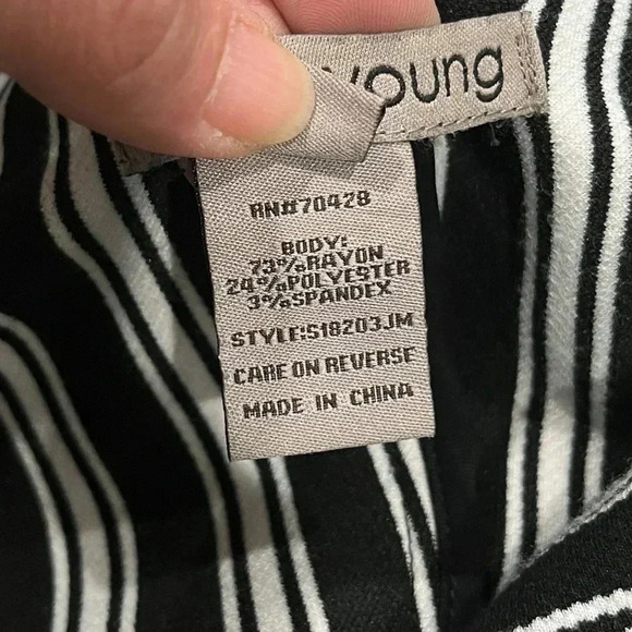 Sharon Young slant zip striped jacket, zip sleeves and zip pockets - Picture 2 of 11